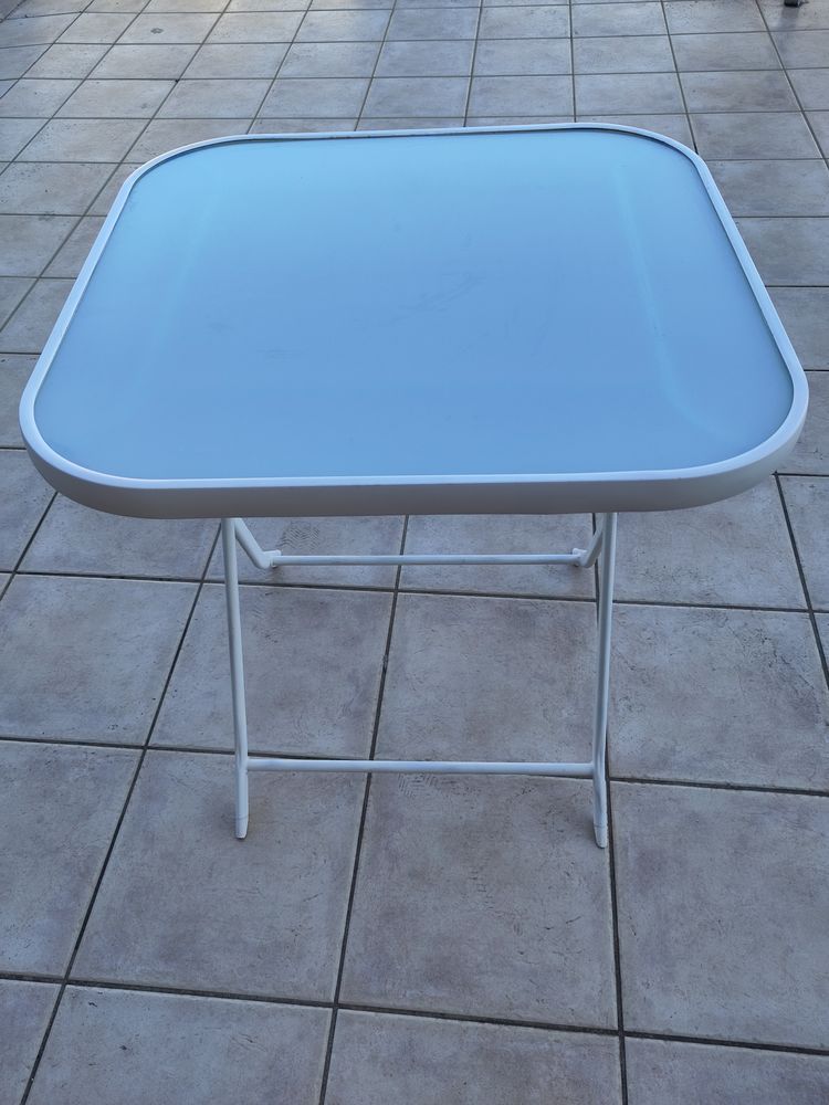 Table blanche plateau verre 20 Sillingy (74)