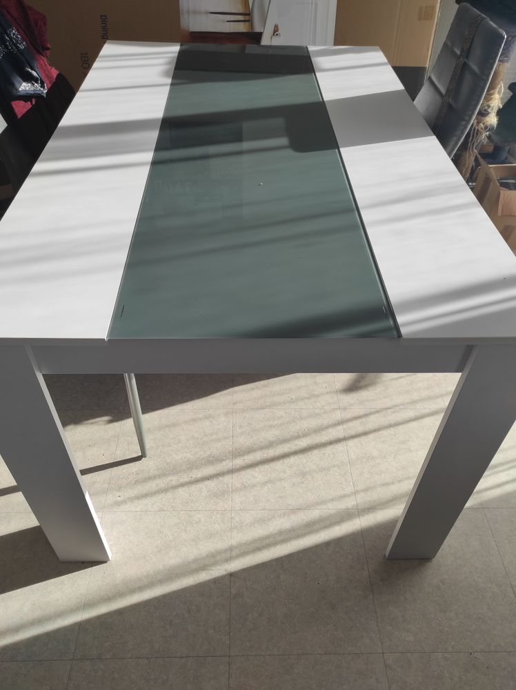 Table blanche et verre gris 60 Le Cr�s (34)