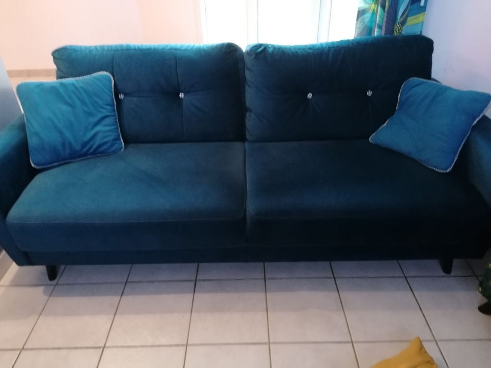 Table bois
Canap� 3 places 50 Aubenas (07)