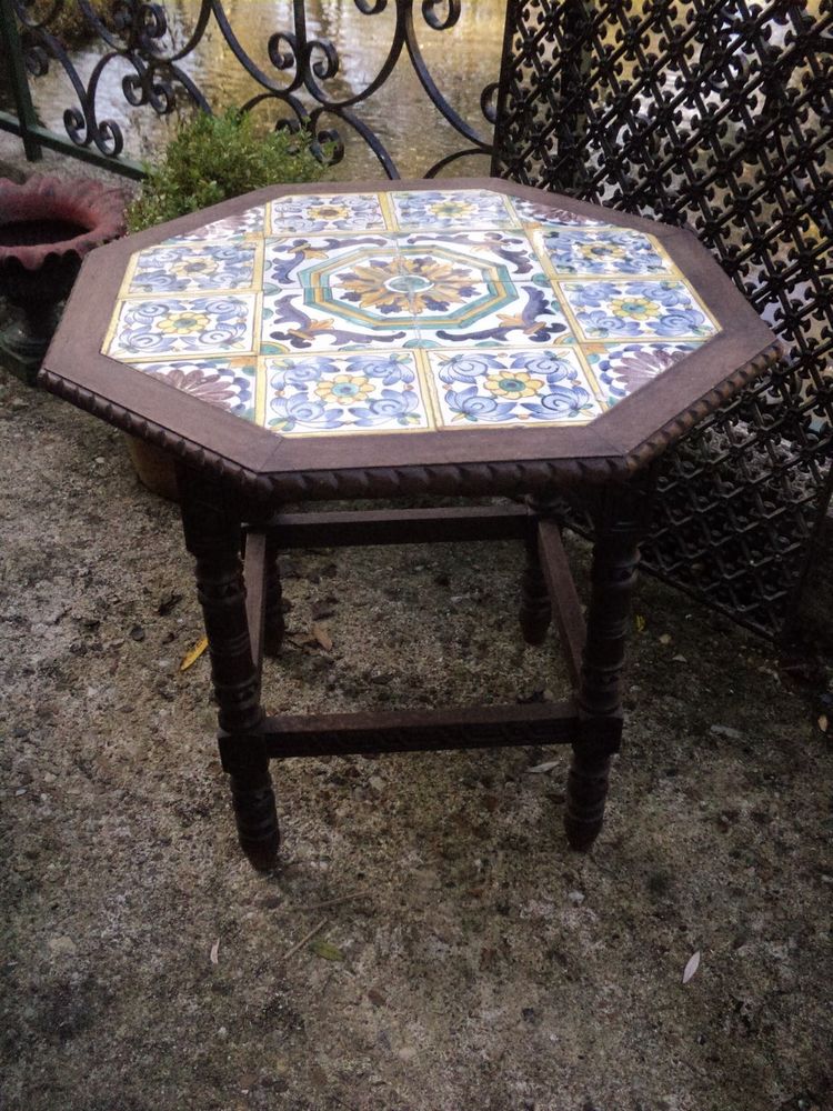 
Table Bois C�ramique Hispano Mauresque XIXeme. 
350 Loches (37)