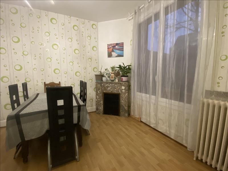 TABLE EN BOIS A DAMIER 50 Buzan�ais (36)