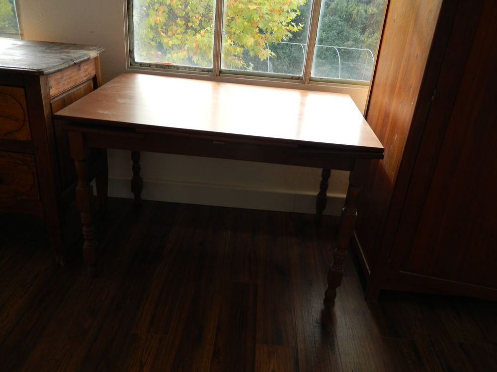 TABLE BOIS ET DEUX RALLONGES 25 Saint-C�zaire-sur-Siagne (06)