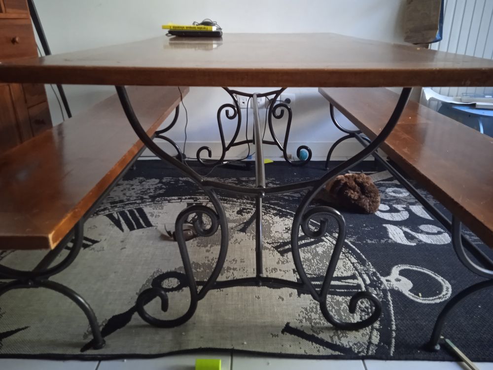 table bois et fer forge 250 Rennes (35)