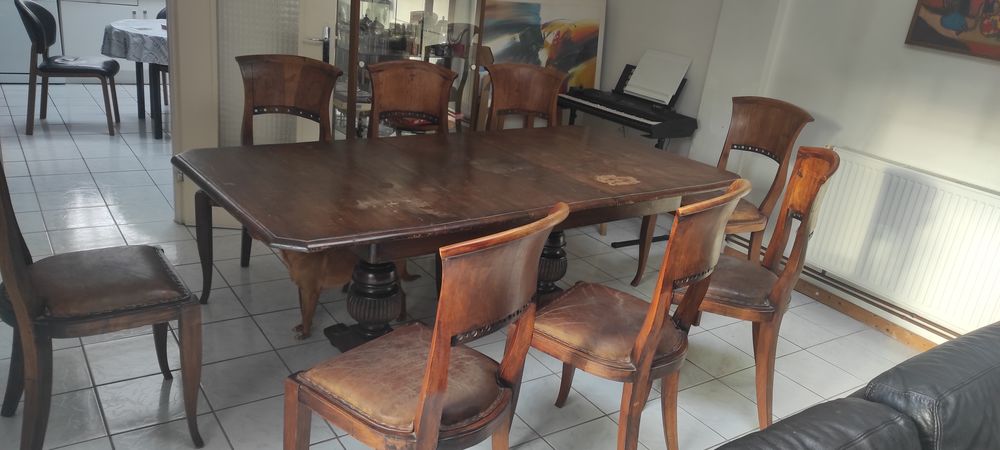 Table en bois d'indonesie et 8 chaises assise en cuir. 0 Antony (92)