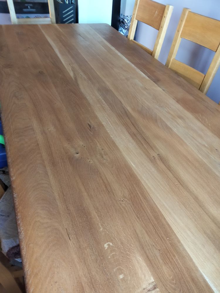 Table en bois massif + 8 chaises en pailles 300 Peipin (04)