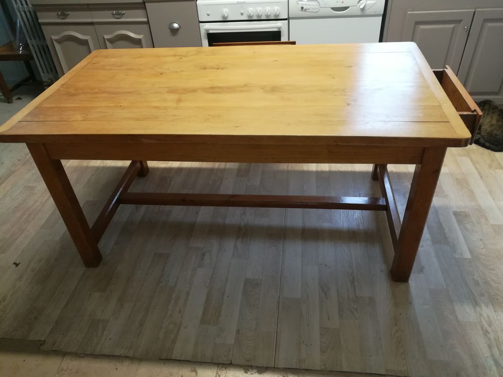 table bois massif
600 Mauriac (15)
