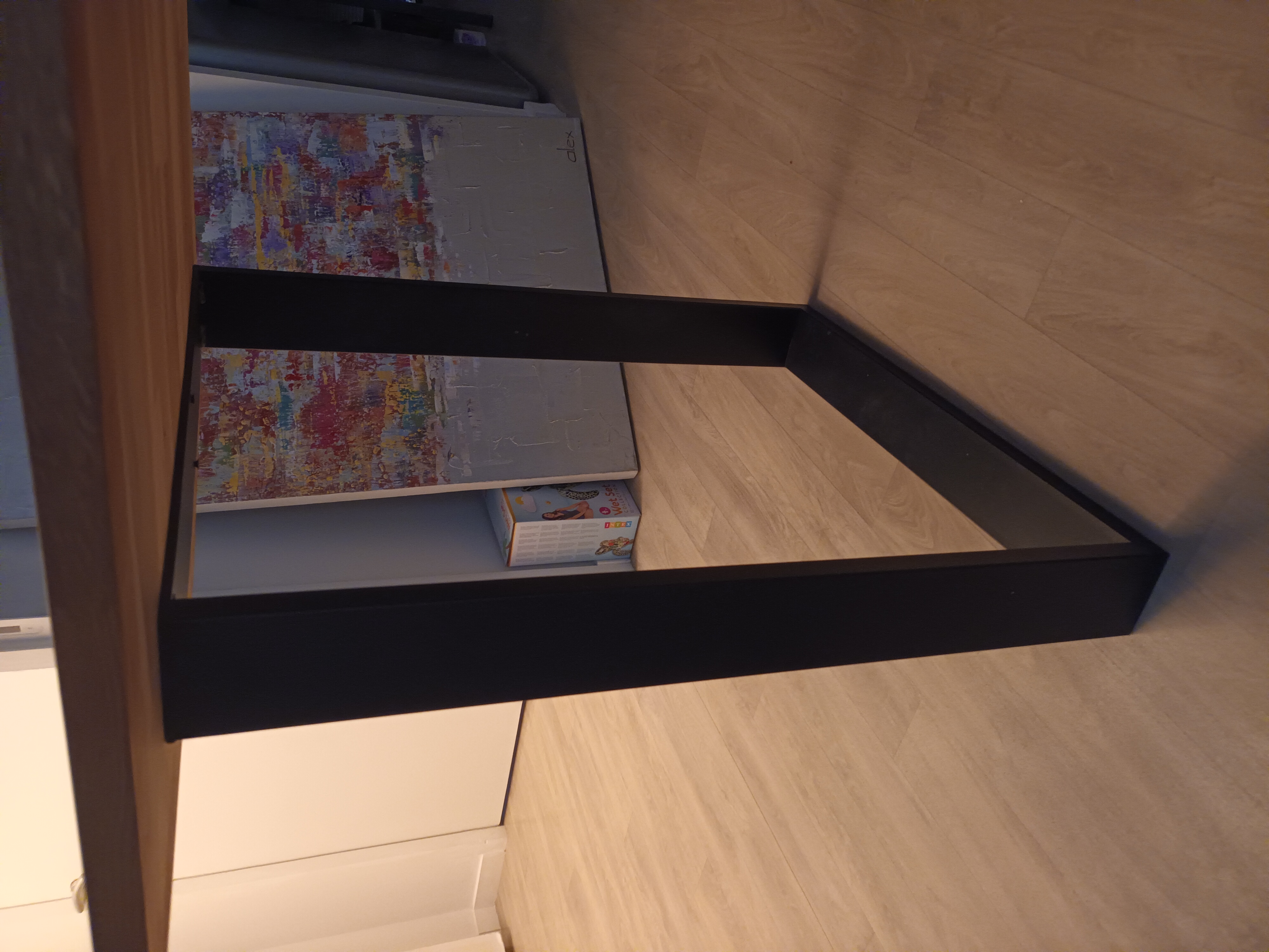 Table bois massif/  Pieds m�tal/  Dimentions : 160/ 80 . 230 Le Bignon (44)