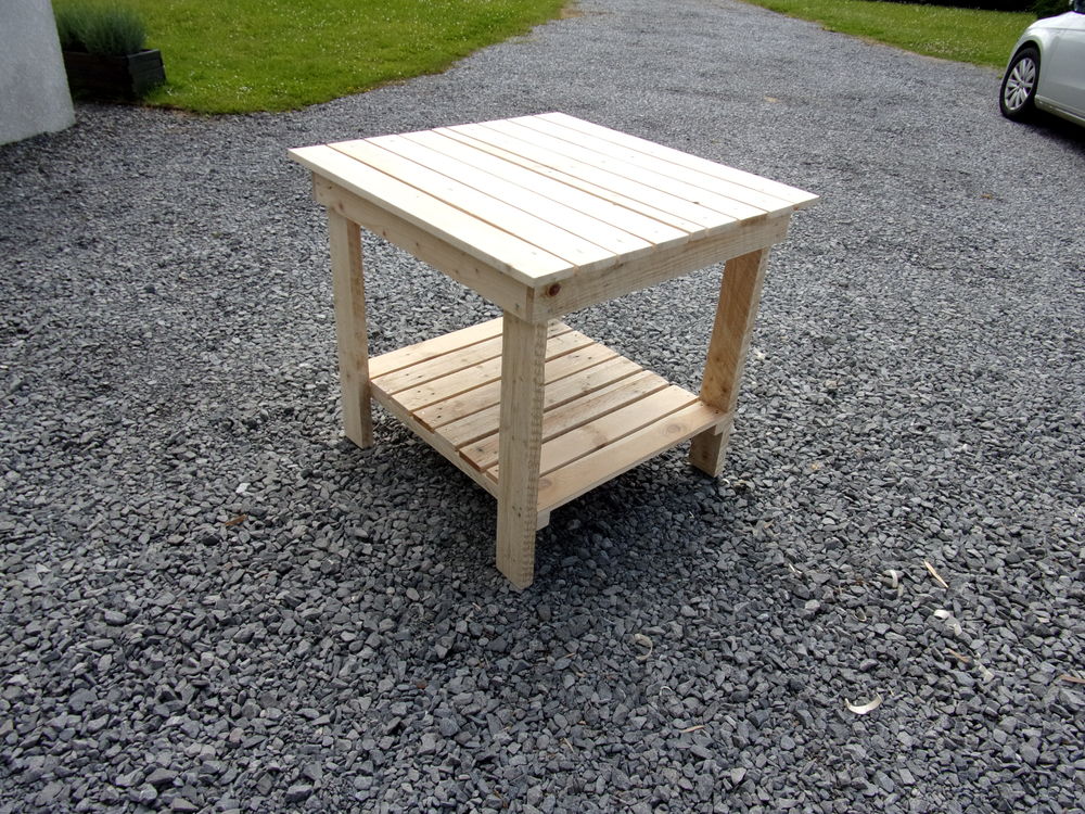 Table en bois de palette avec �tag�re 40 Arzacq-Arraziguet (64)