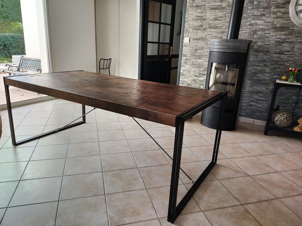 Table bois rectangle bois massif pied fer 250 Nesmy (85)