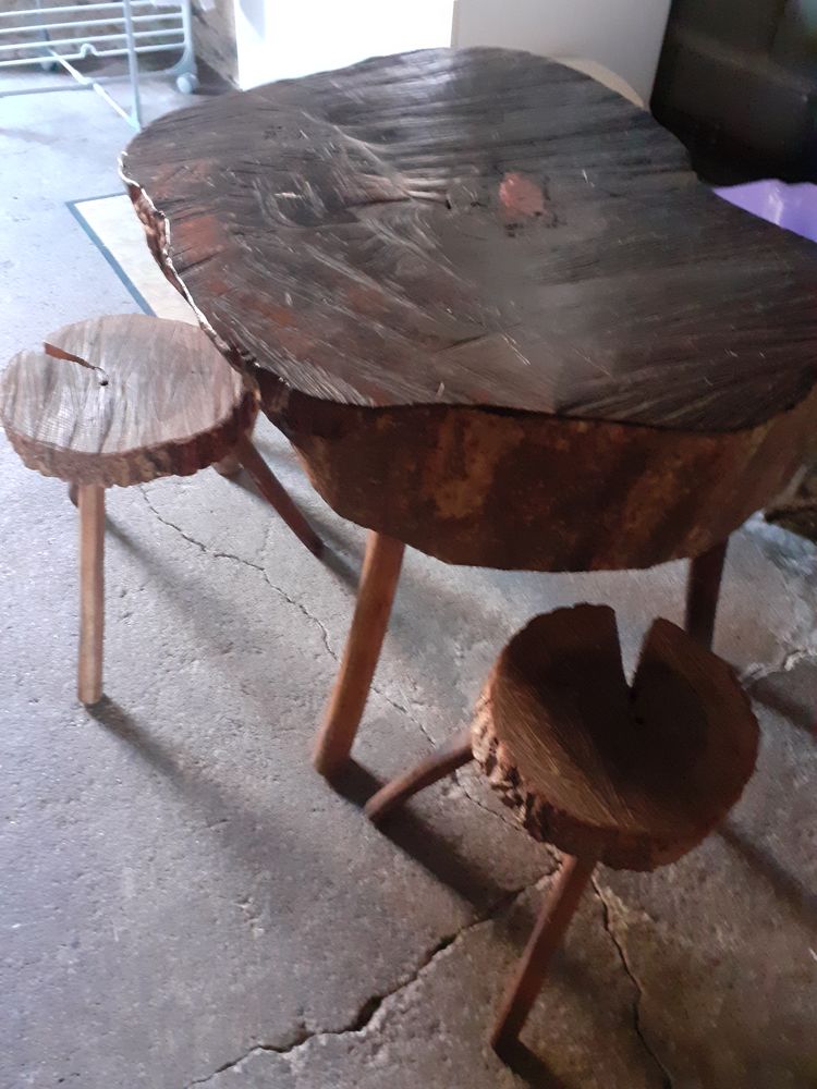Table en bois + 3 tabourets 70 Carquefou (44)