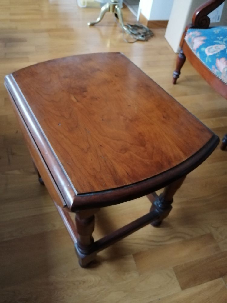 TABLE bout de canap�  Ovale bois 25 Ermont (95)