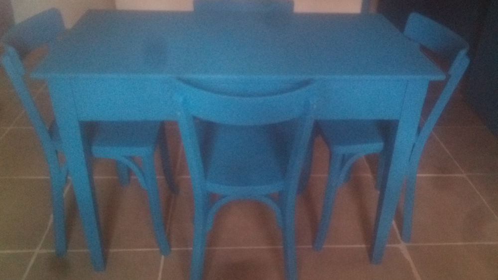 Table bureau + chaises  85 Rognes (13)