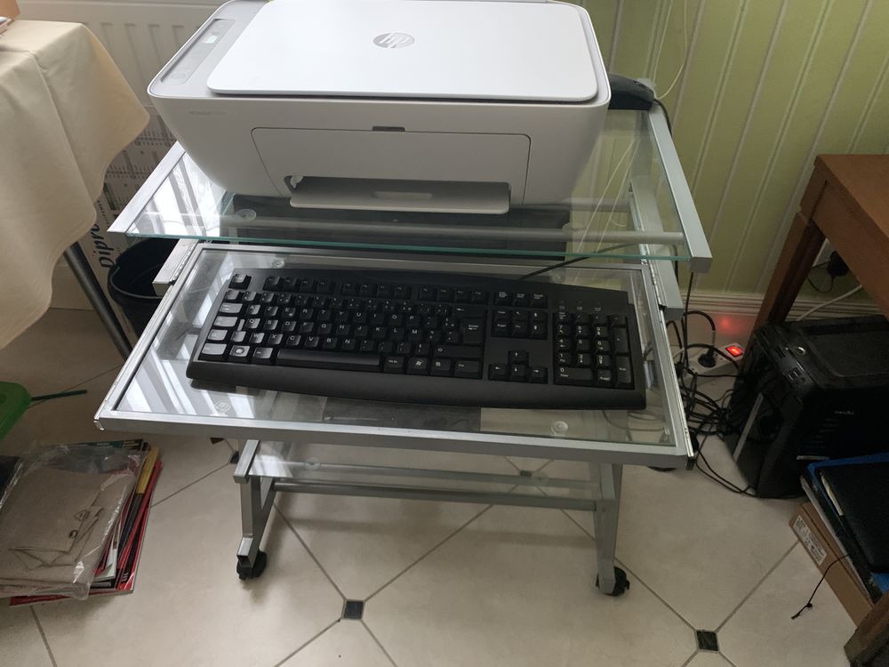 table / bureau / desserte informatique 25 Saint-Venant (62)