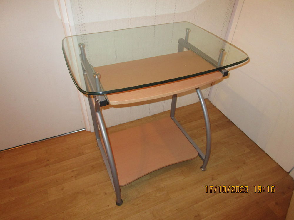 table bureau d'ordinateur 30 Sevran (93)