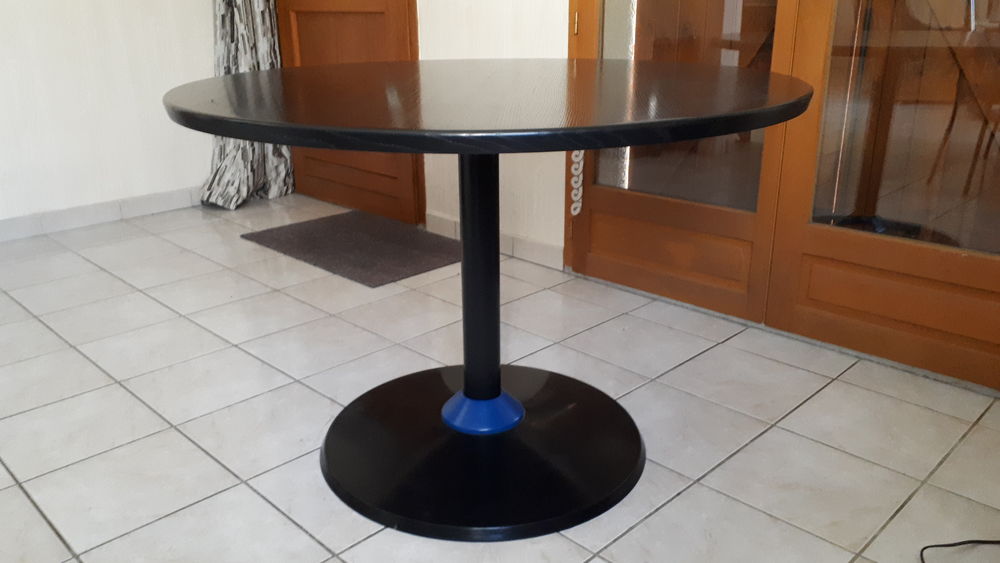 Table de bureau ronde (r�union) 45 Saint-Pierre-d'Allevard (38)
