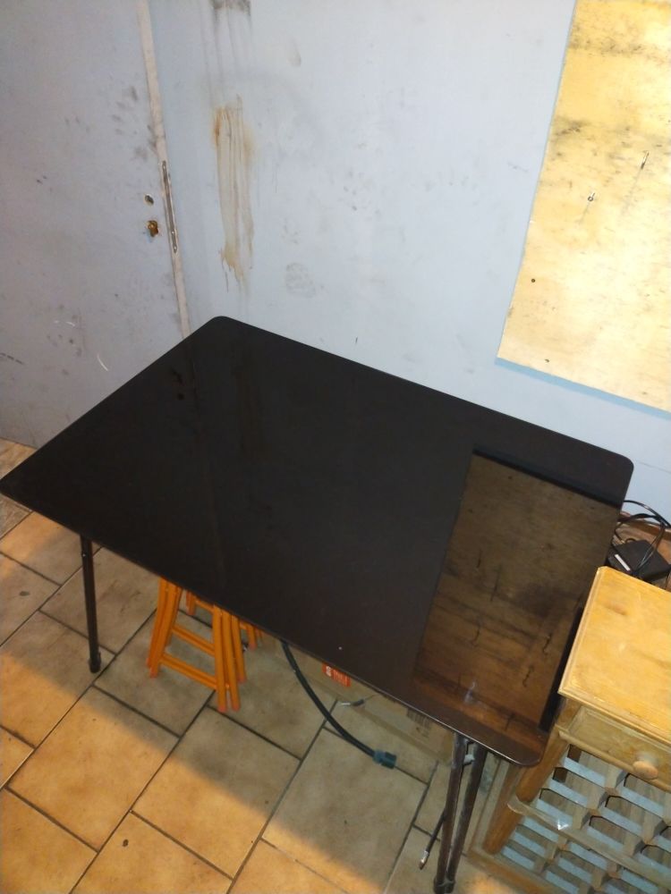 Table ou bureau en verre style ancien 50 Colombes (92)