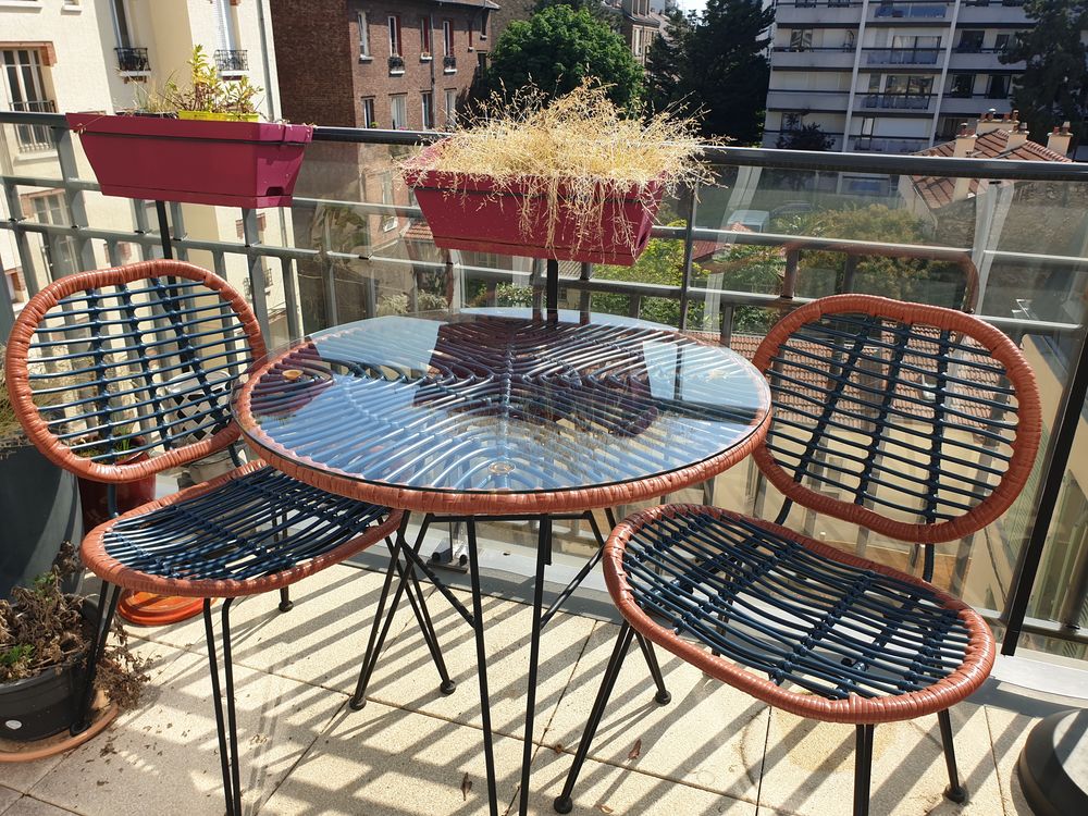 table et cahises de balcon 300 Suresnes (92)