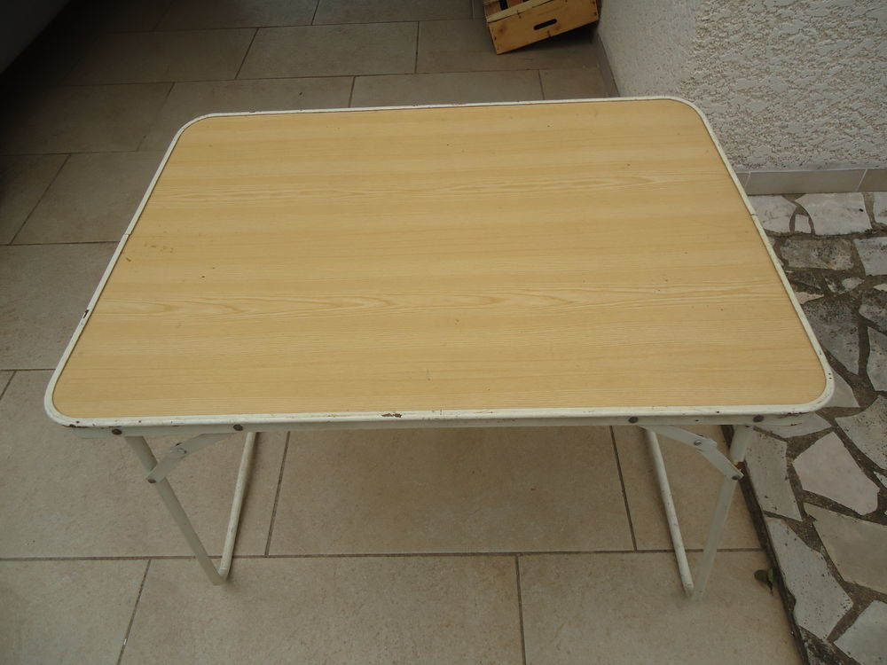 TABLE CAMPING BEIGE 3 Portiragnes (34)