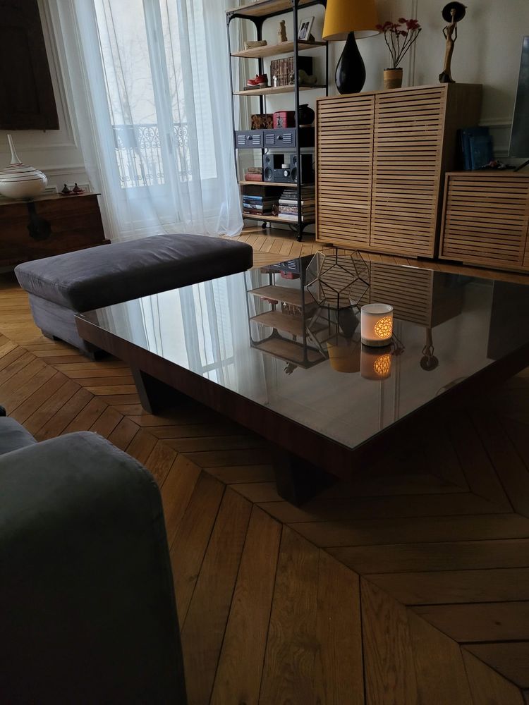 Table carr�e en bon �tat. Dimensions : 1,40 m x 1,40 m x 0,3 0 Paris (75)