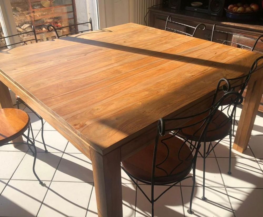 Table carr�e maison du monde. 250 Dijon (21)