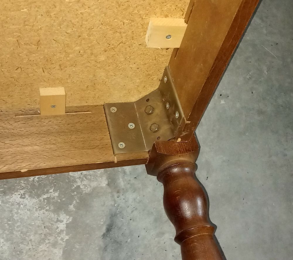 Table carr�e. 25 Thyez (74)