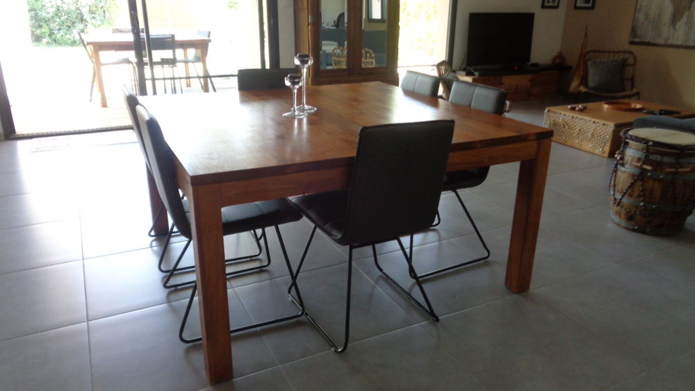 Table carr�e 350 Castelnau-de-M�doc (33)