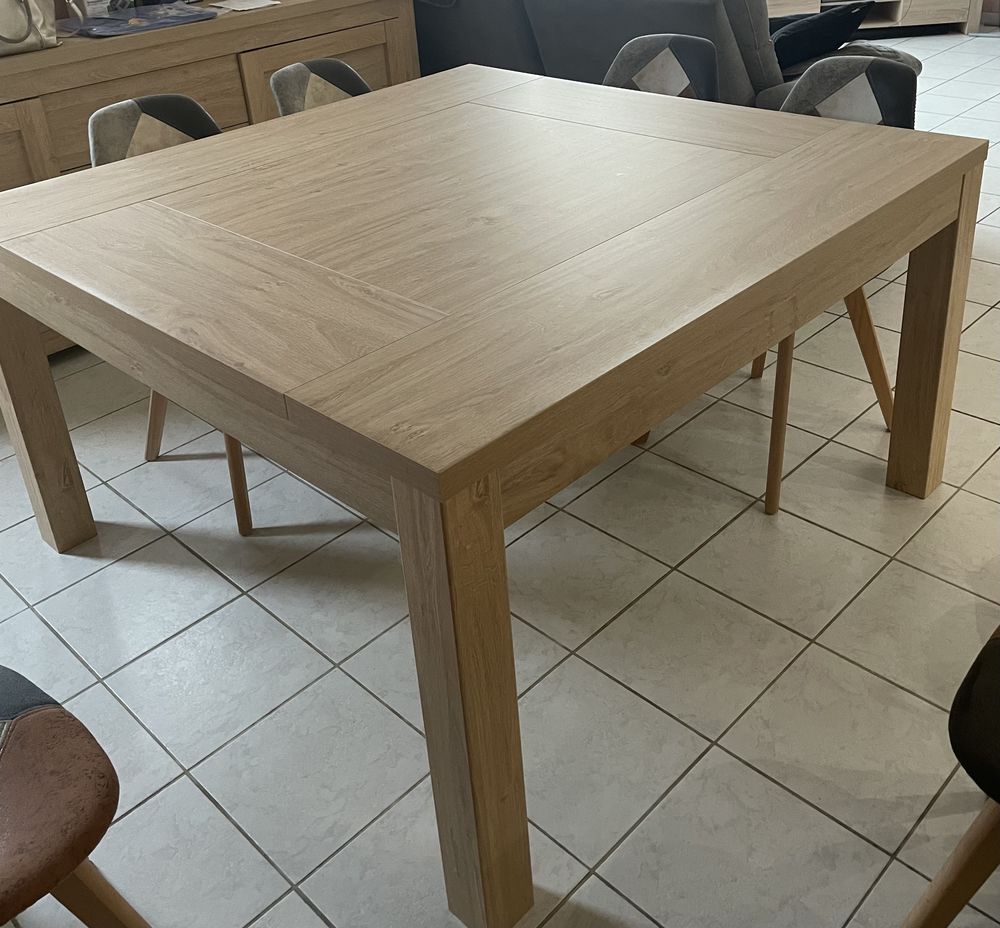 Table carr�e 150 200 Corquilleroy (45)