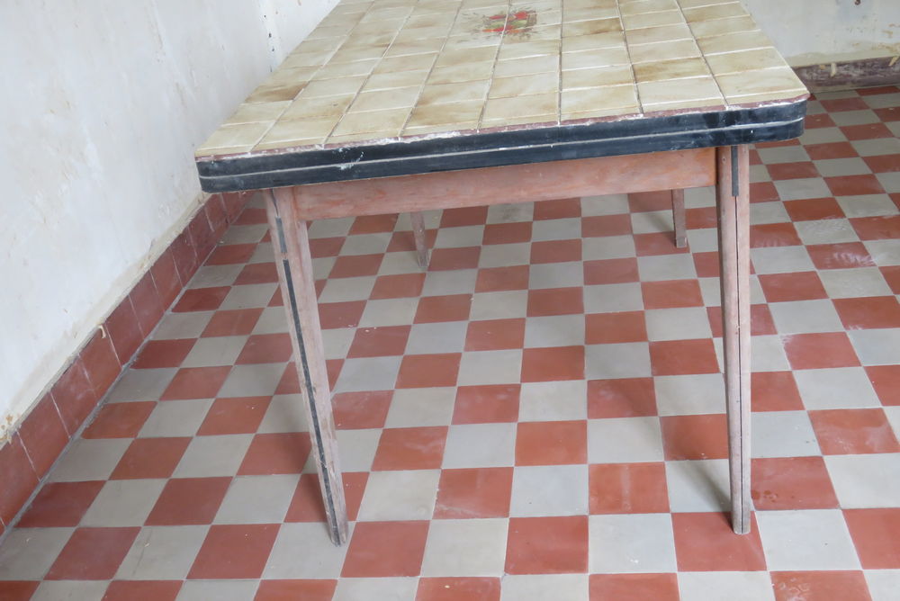 table carrel�e 39 Albert (80)