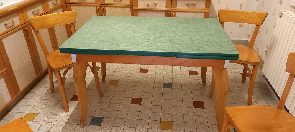 table et chaise ann�e 50/60 250 Paray-le-Monial (71)