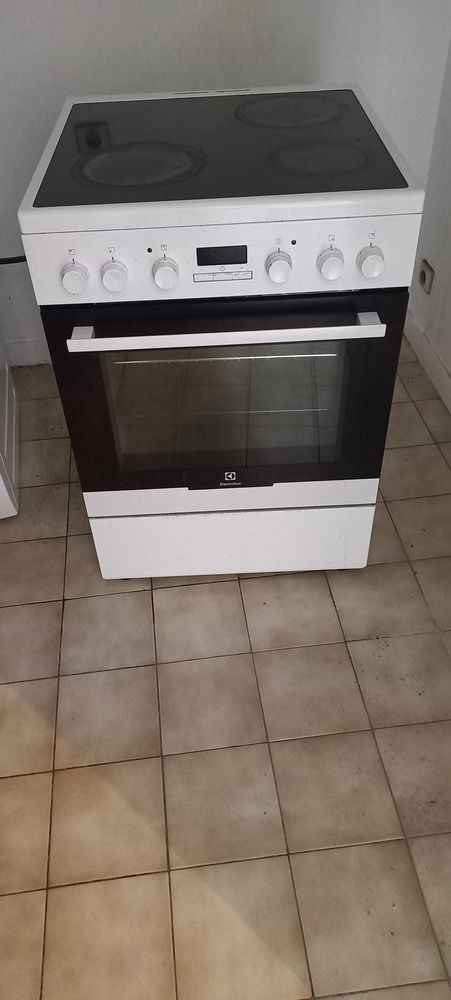 table et chaise cuisini�re table 350 Taverny (95)