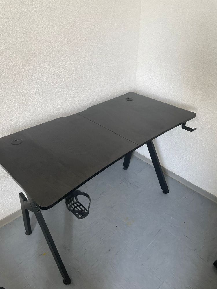 table + chaise gaming 100 Carpentras (84)