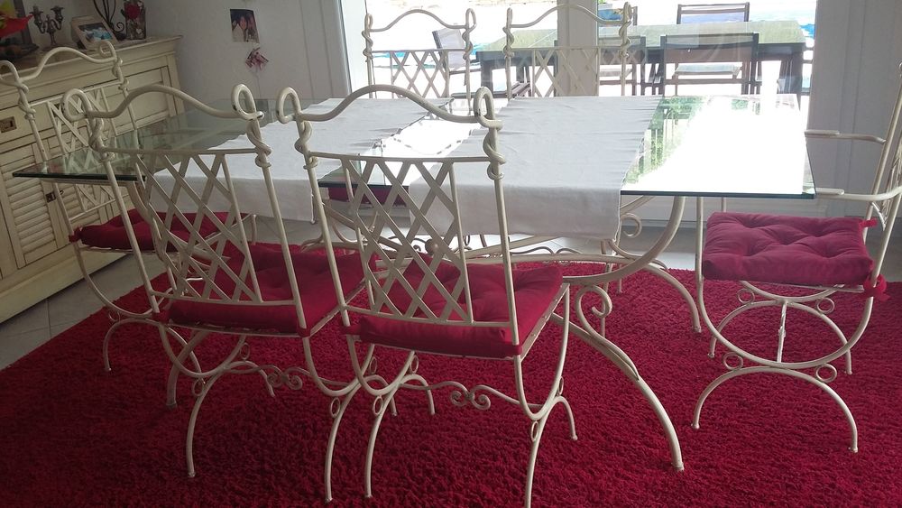table +chaise+gu�ridon 300 Viry (74)