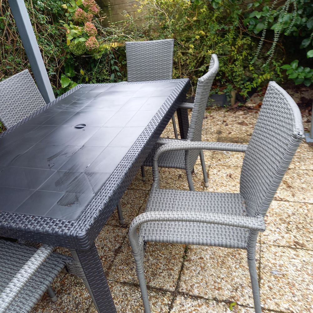 TABLE ET CHAISE DE JARDIN 180 Pleudihen-sur-Rance (22)