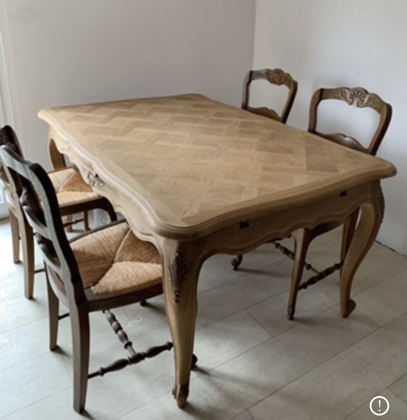 Table et chaise de style 1000 Chaumont-sur-Aire (55)
