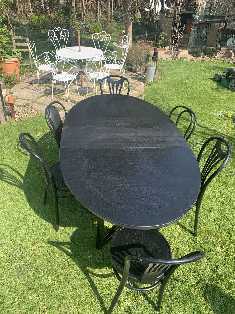 Table et chaises bistrots  
60 Bretteville-l'Orgueilleuse (14)