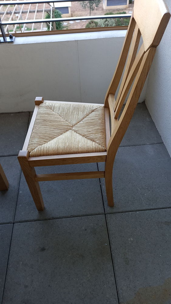 Table + 4 chaises ch�ne massif 100 Draguignan (83)