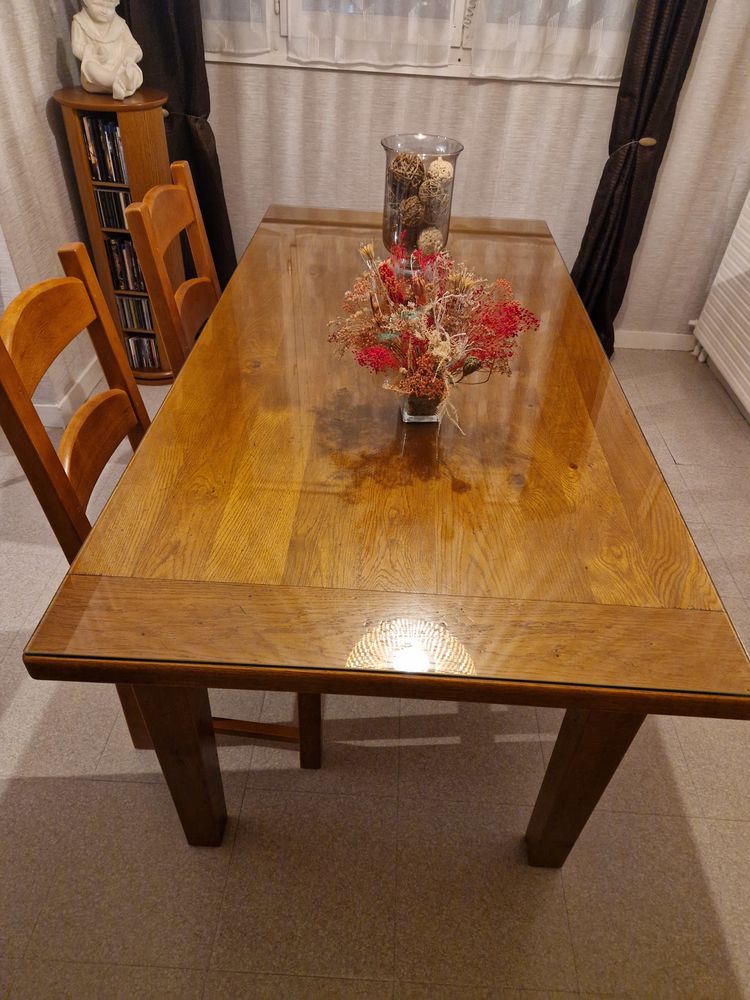 Table et 4 chaises ch�ne massif 350 Saint-Denis (93)