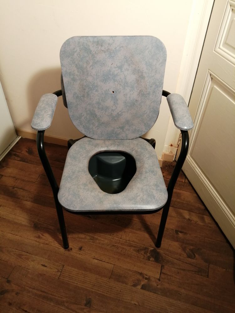 Table, chaises, fauteuil 0 Monferran-Sav�s (32)