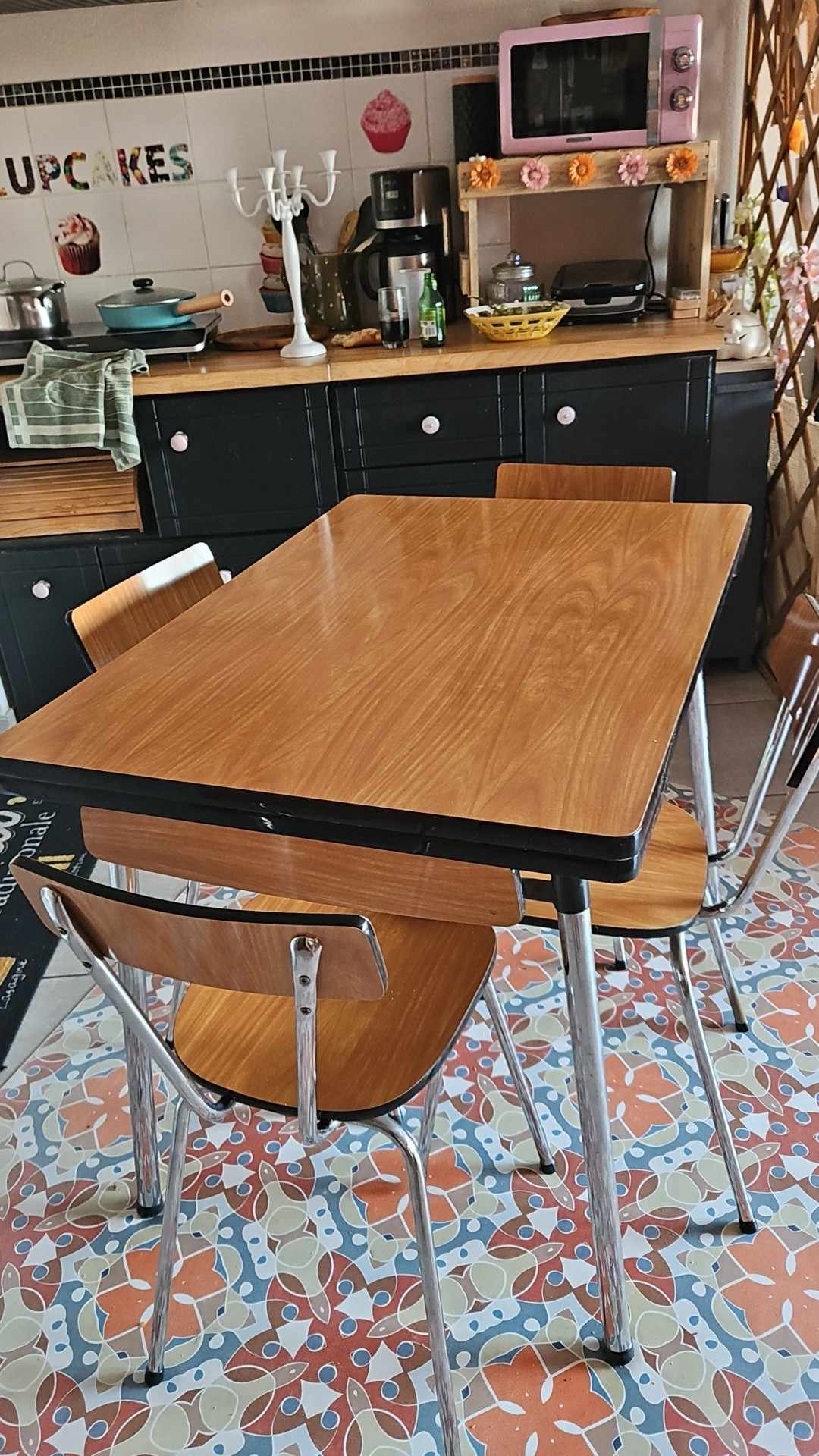 Table et chaises en formica 120 Canet-en-Roussillon (66)