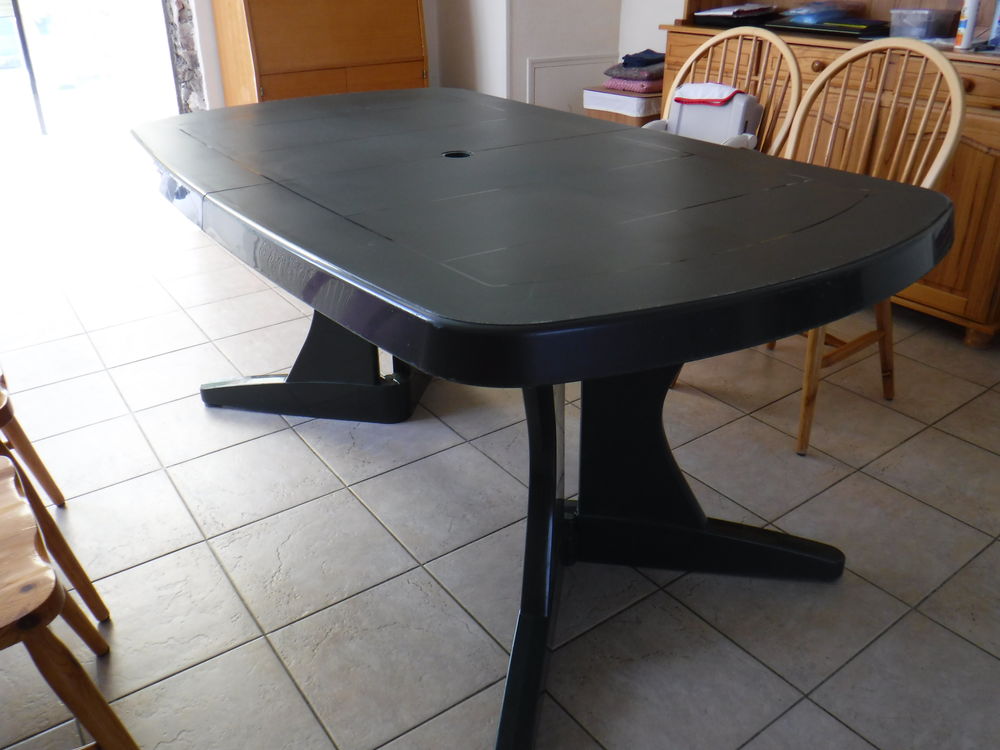 Table et chaises jardin 40 Villeneuve-le-Roi (94)