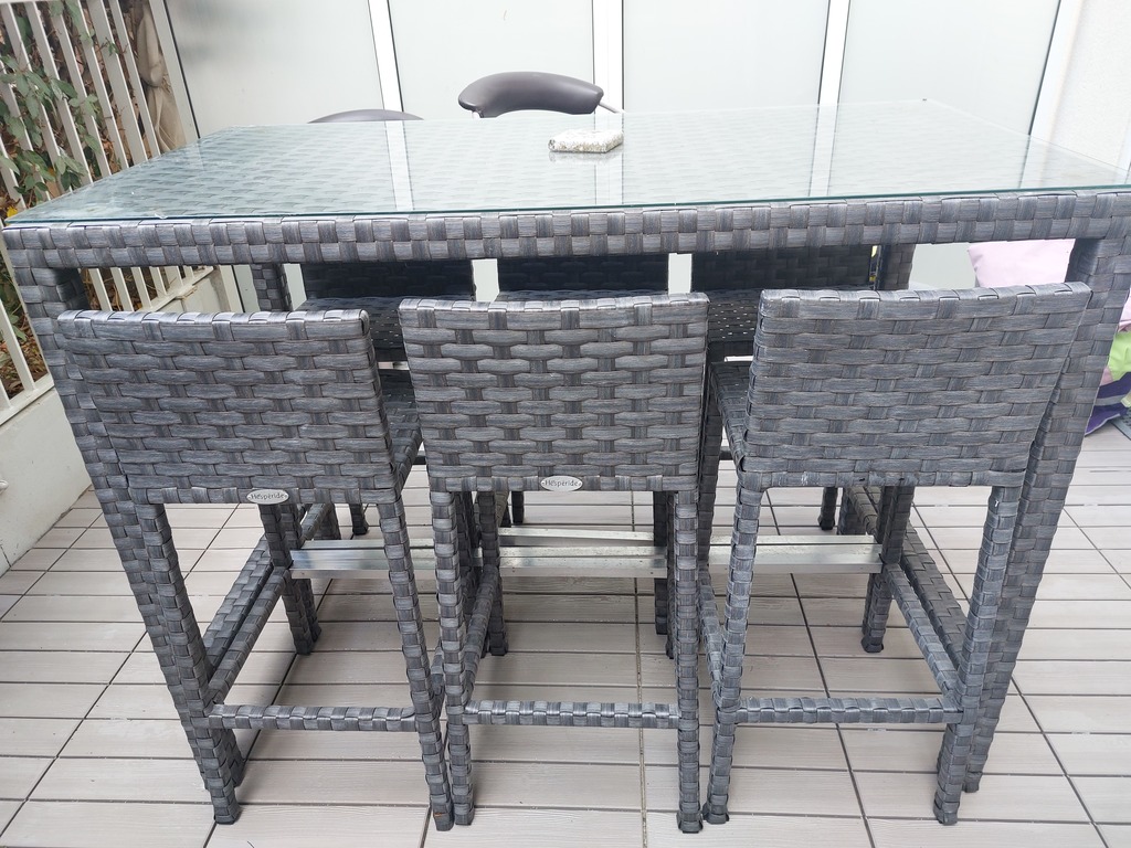 Table et chaises de jardin en rotin gris 400 L'Ha�-les-Roses (94)