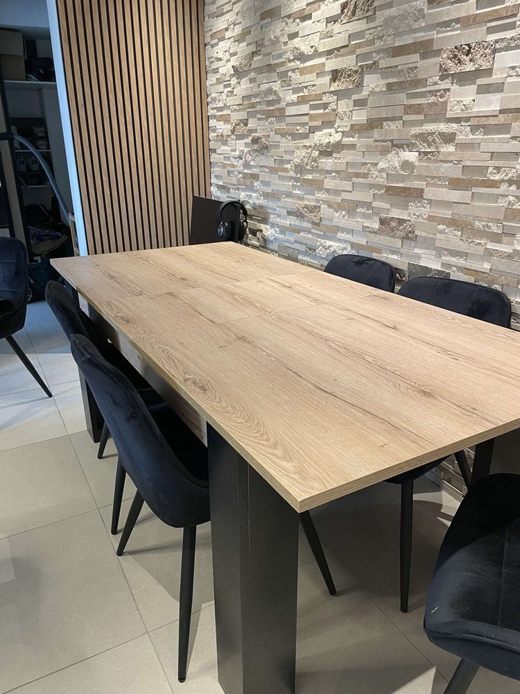 Table + 6 chaises noirs 500 Villeurbanne (69)