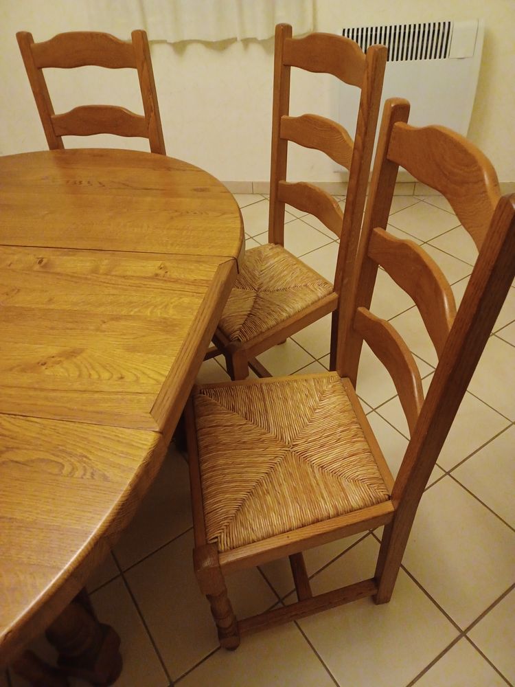 Table  et 6 chaises de salle à manger 0 Comblanchien (21)