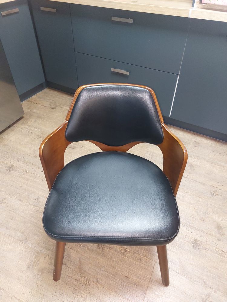 Table et chaises de salle � manger 360 Montauban (82)