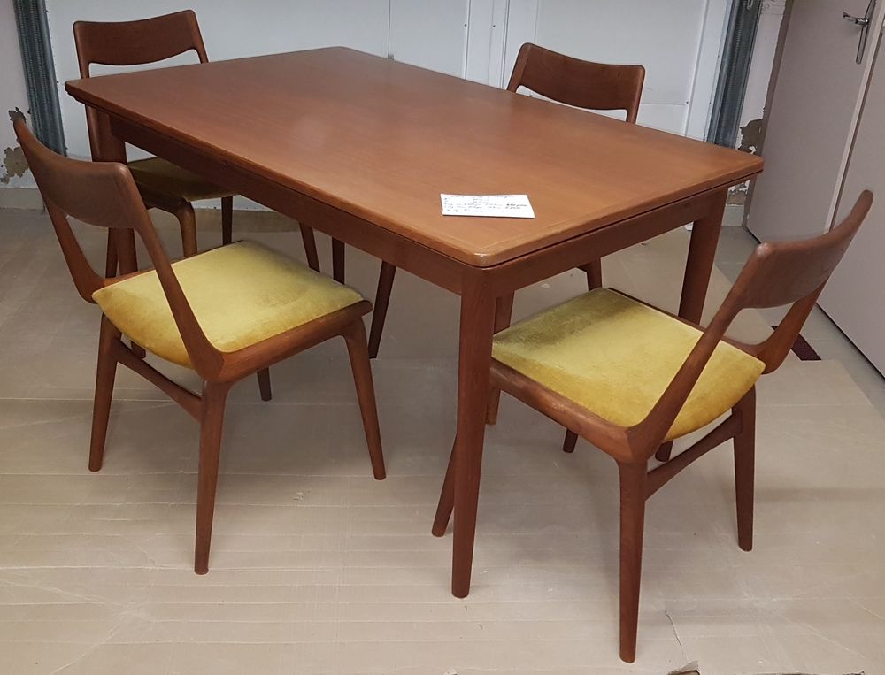 Table et chaises salle � manger 1700 Valentigney (25)