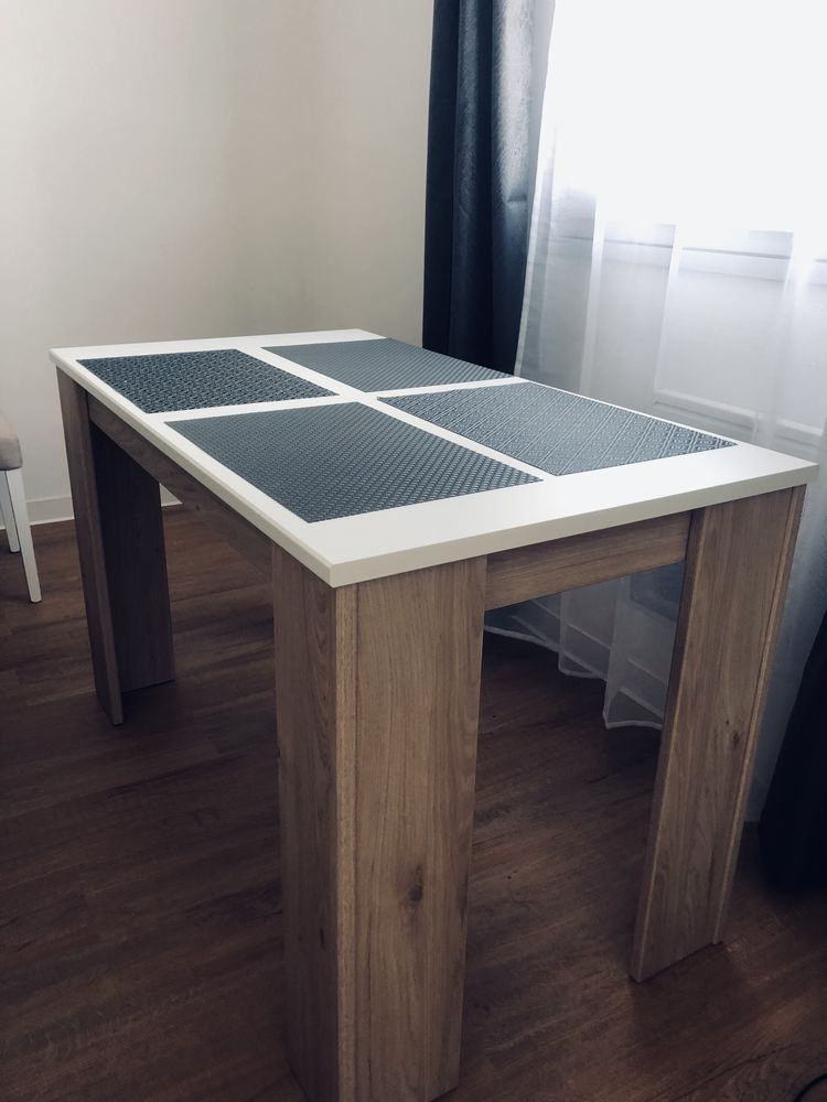 TABLE ET/ OU 2 CHAISES STABLES ET SOLIDES 150 La Rochelle (17)