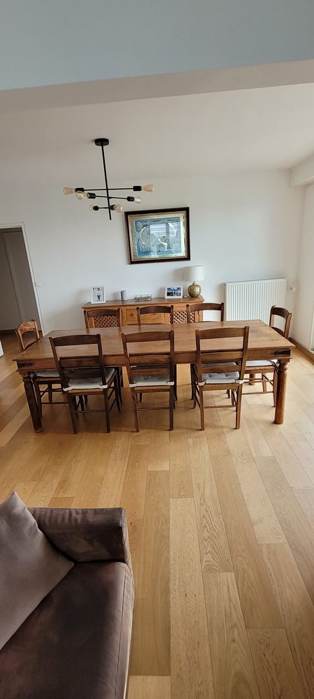 Table et 8 chaises style Asie 280 Saint-Nazaire (44)