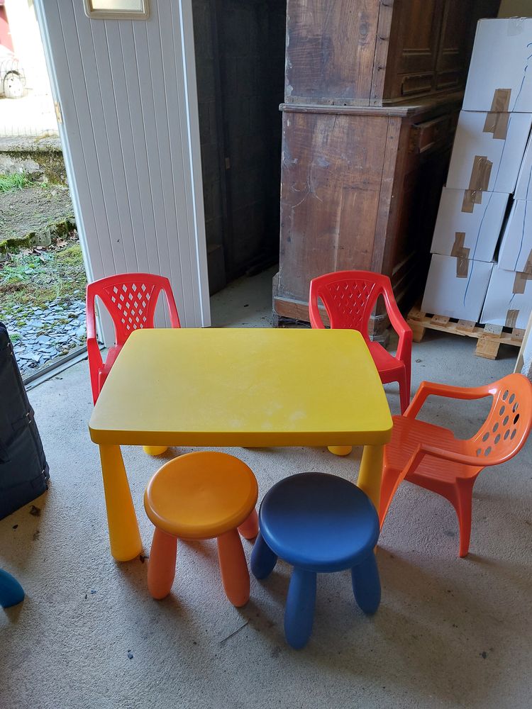 Table chaises et tabourets 20 Plaintel (22)