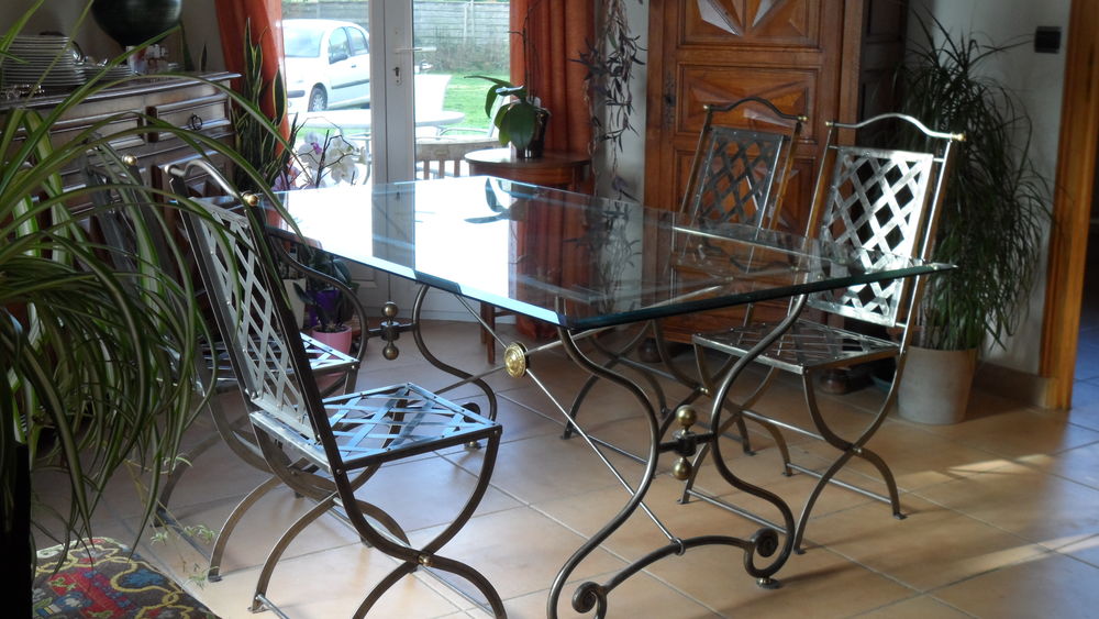 Table 4 chaises 400 Les �crennes (77)