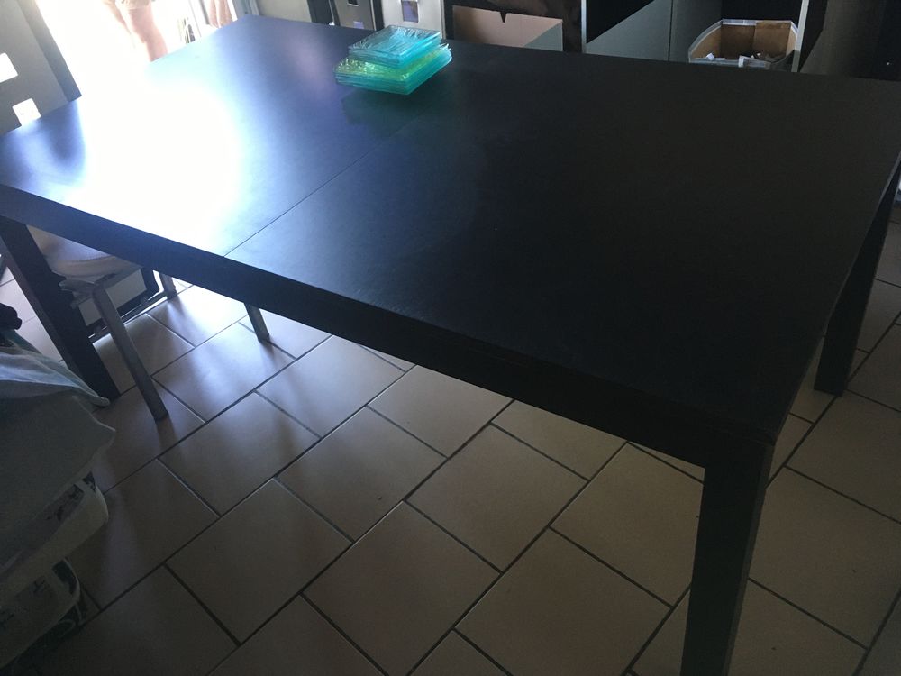 Table + 6 chaises 100 Saint-Aubin-de-Scellon (27)
